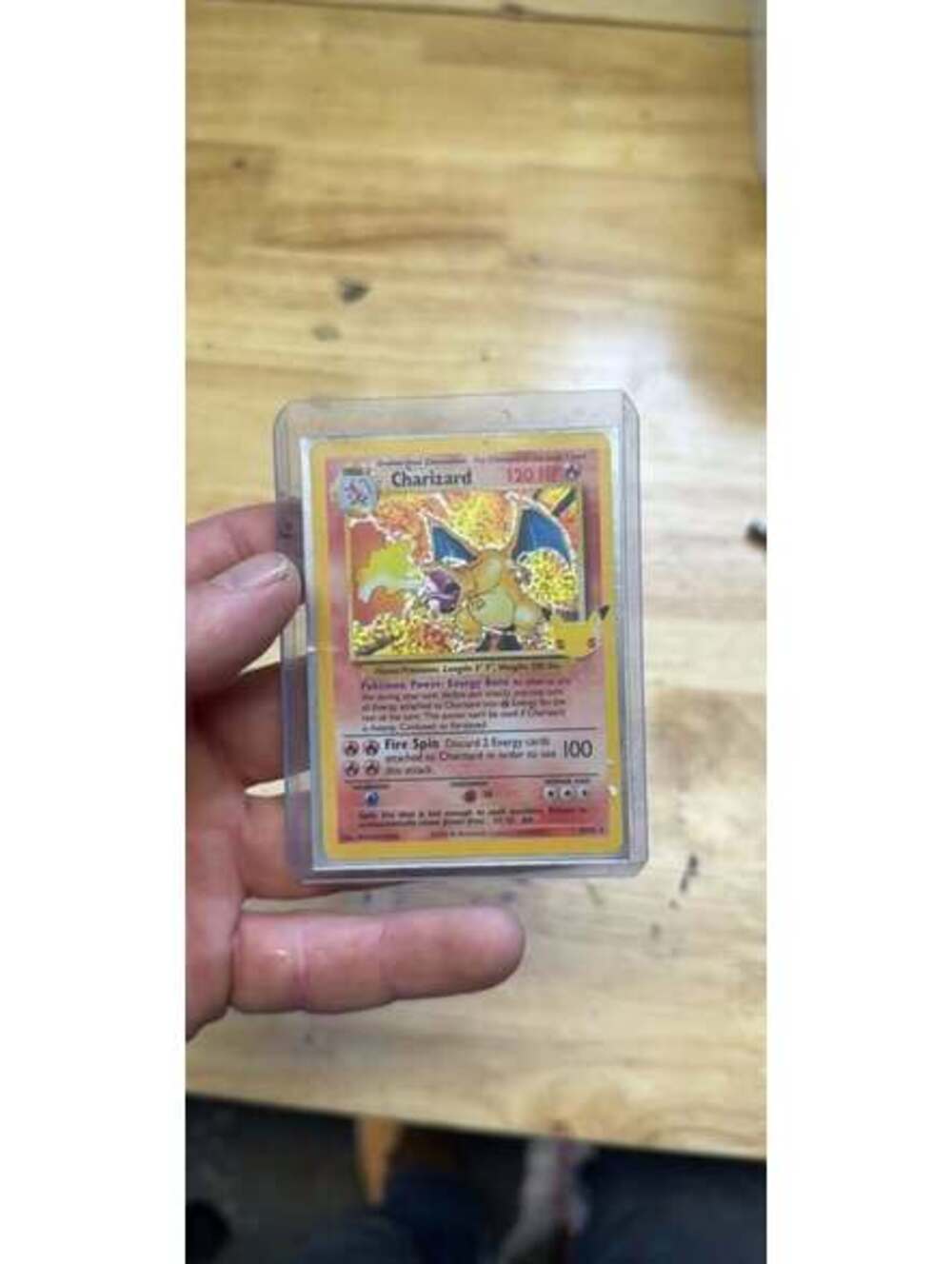 Pokémon Charizard Trading Card